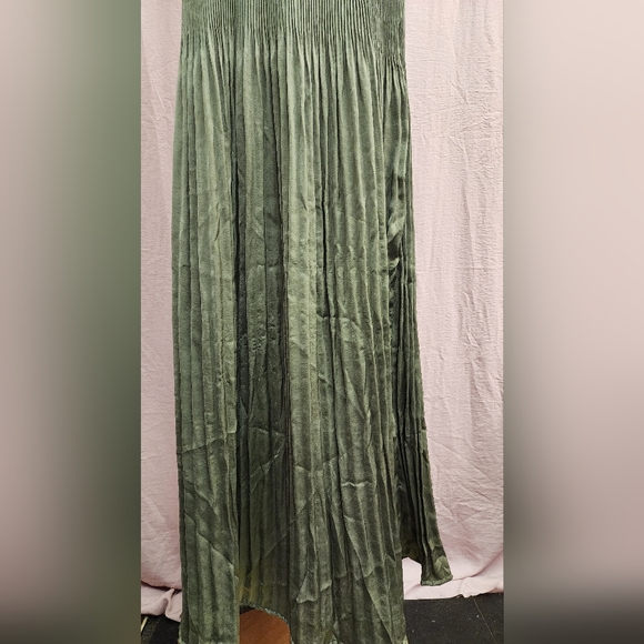 Yakira Bella Ivy Smocked Pleated Flowy Maxi Skirt- Large - Picture 4 of 6